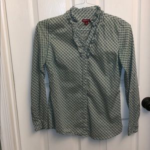 Patterned ruffle collar button up